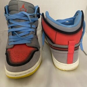 Nike ATTG man’s sneakers size 11 gray,red,blue